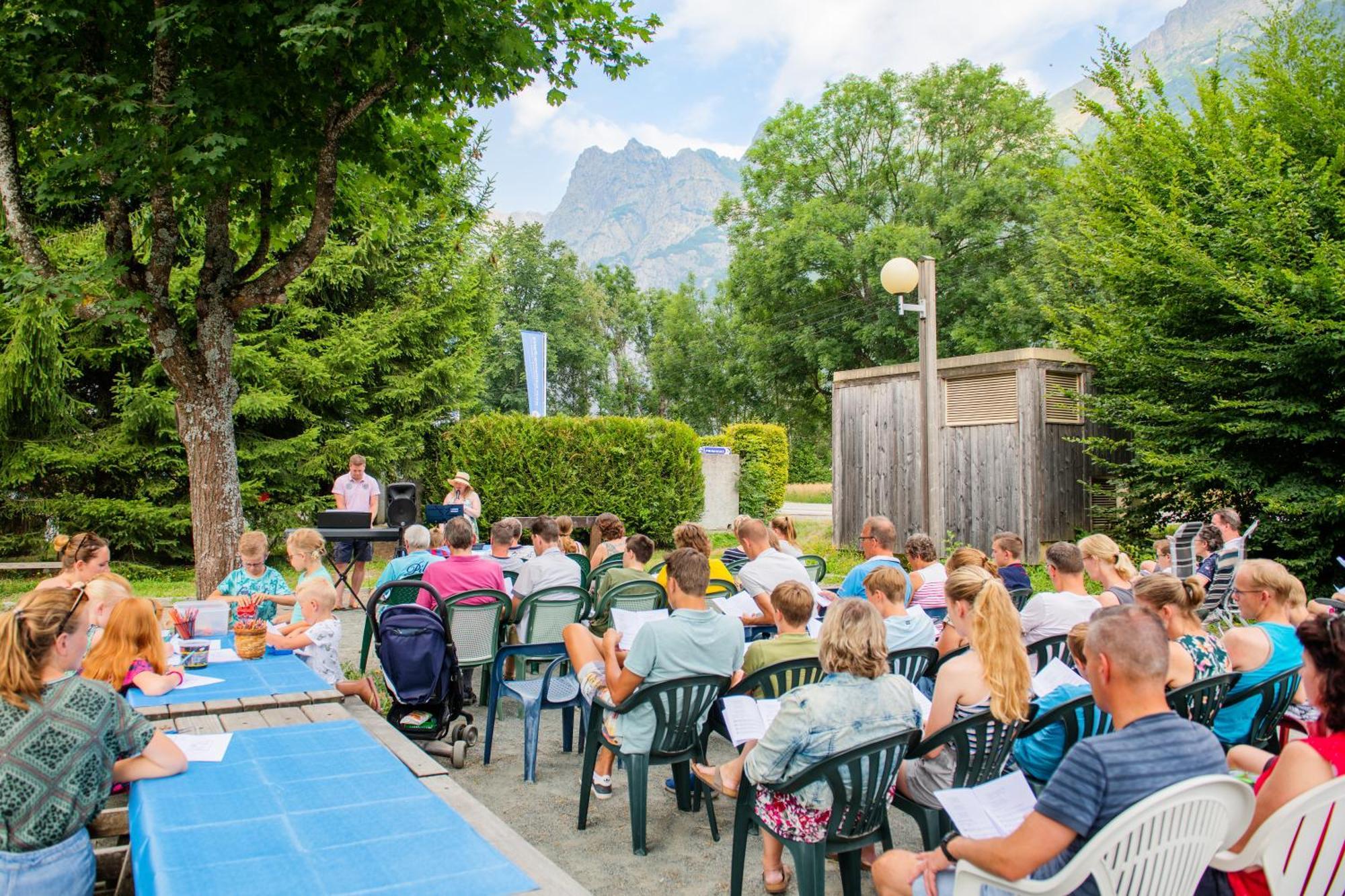 Camping Rcn Belledonne Le Bourg-d'Oisans Bagian luar foto