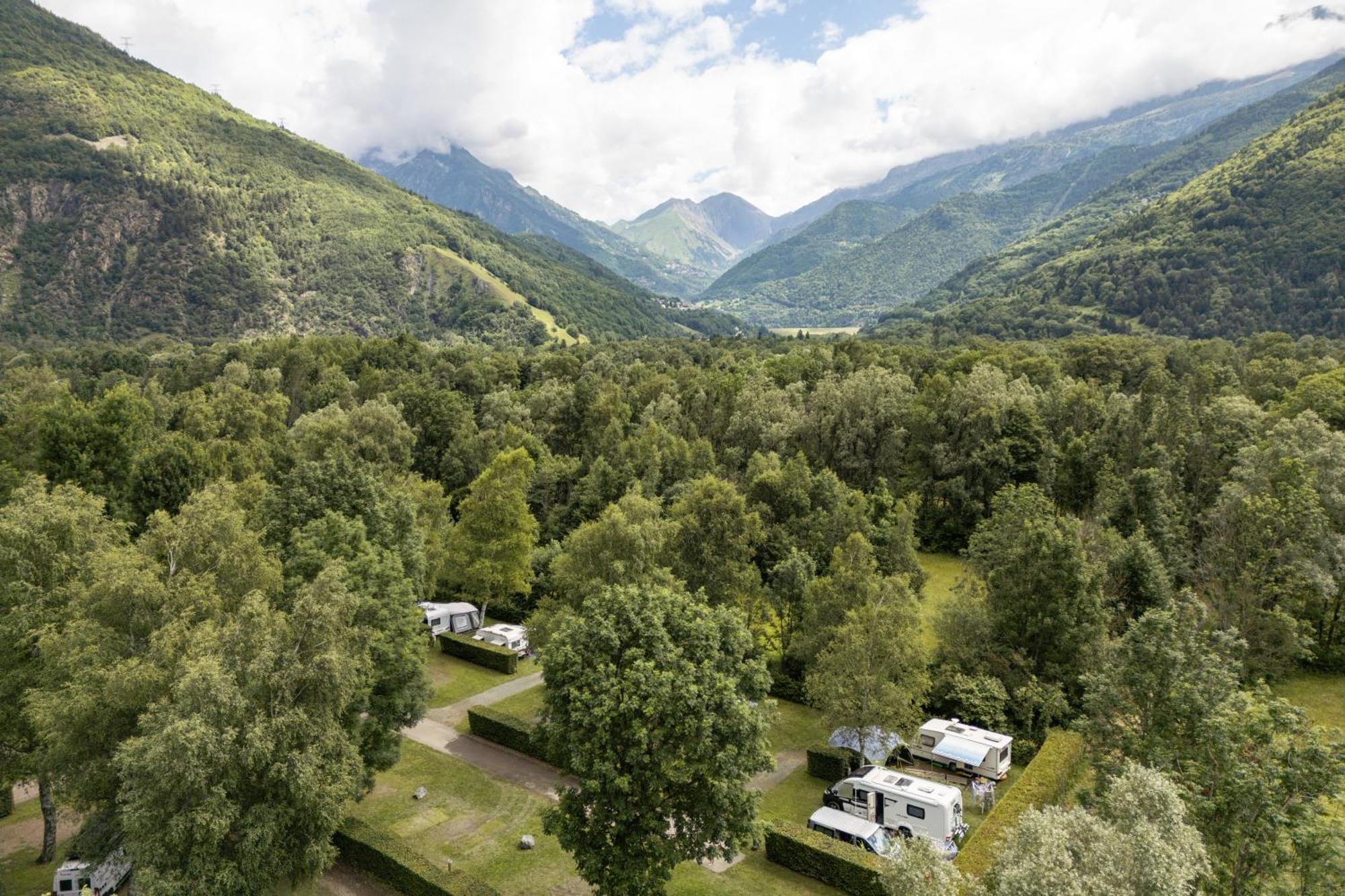 Camping Rcn Belledonne Le Bourg-d'Oisans Bagian luar foto