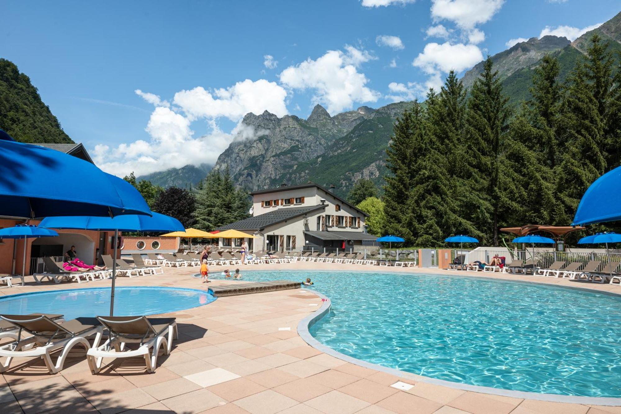 Camping Rcn Belledonne Le Bourg-d'Oisans Bagian luar foto